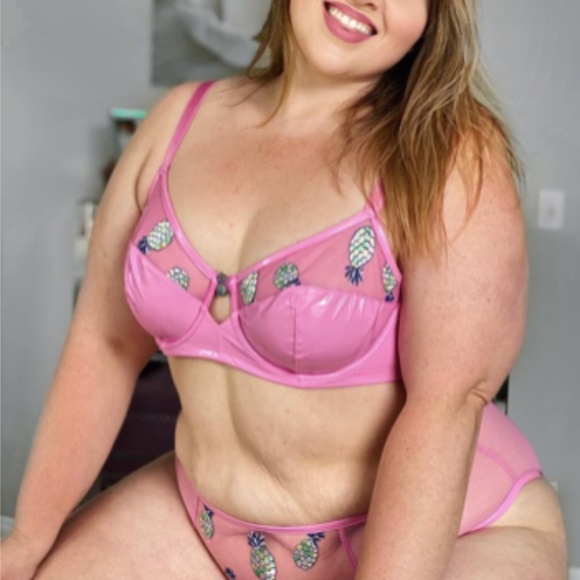 Savage X Fenty Other - Bra and (2) Panty Set, Size 42C and 2X